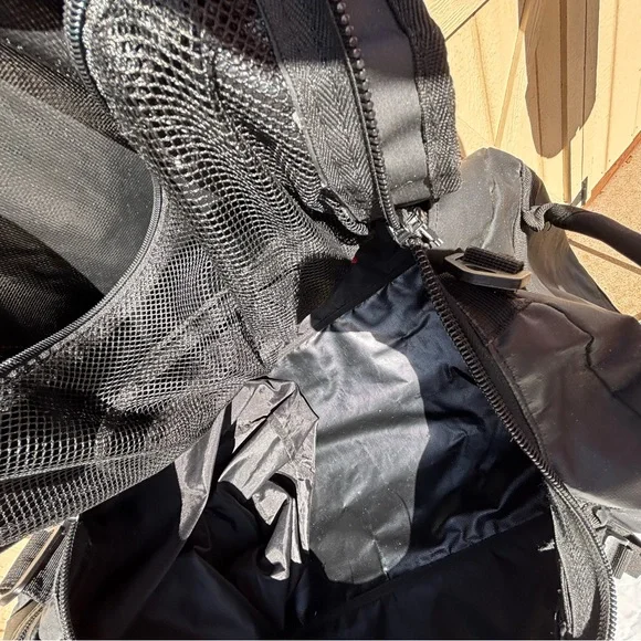 FUJI COMP CONVERTIBLE BACKPACK DUFFLE BLACK